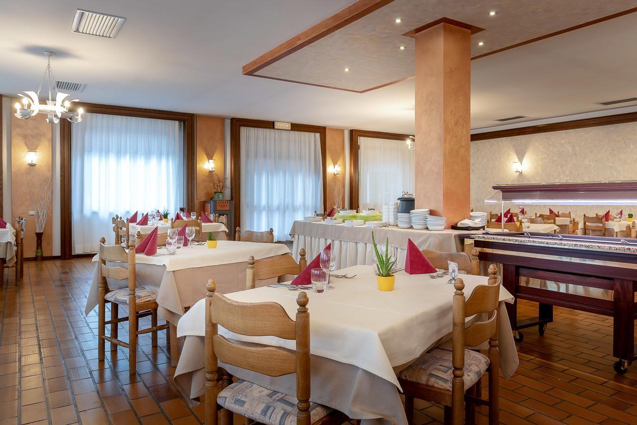 Hotel Latemar Castello-Molina di Fiemme Esterno foto